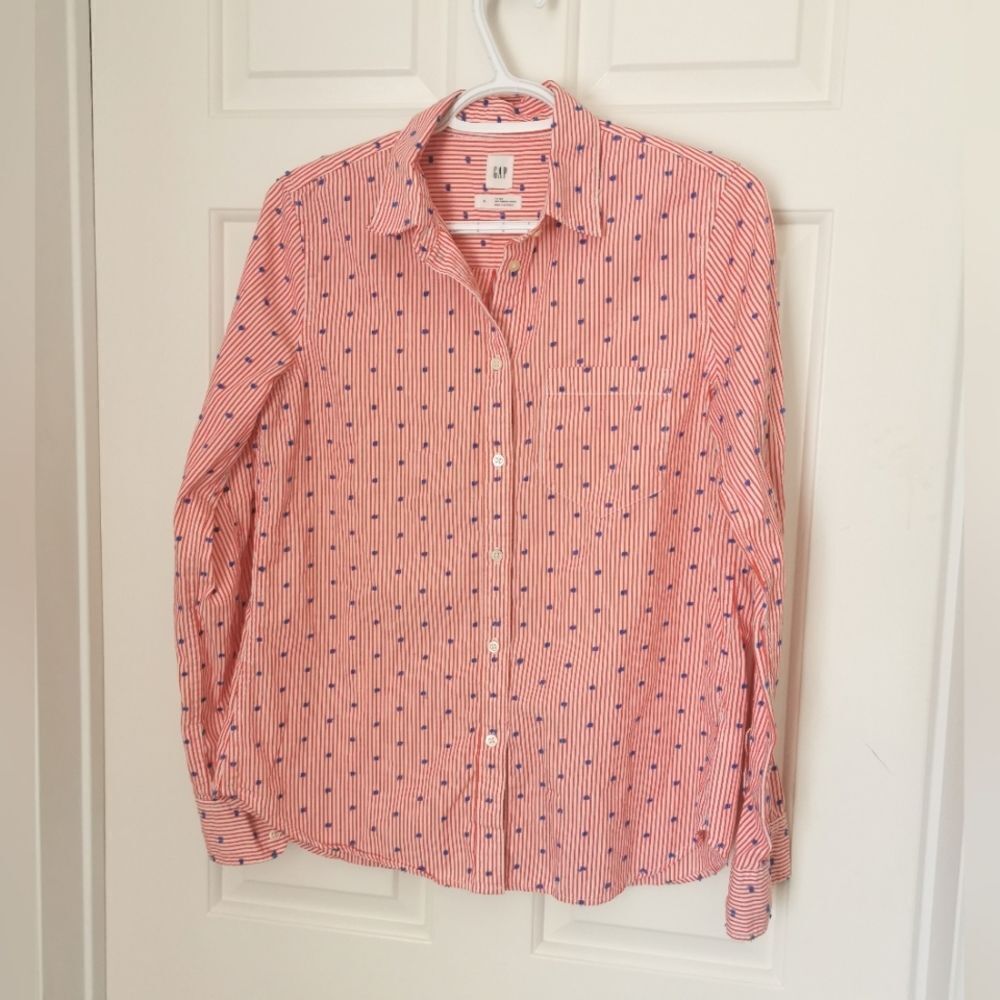 2/$40 Gap swiss dot Button down blouse
